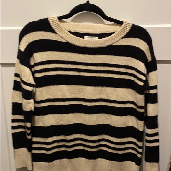 Sweater - Picture 1 of 2